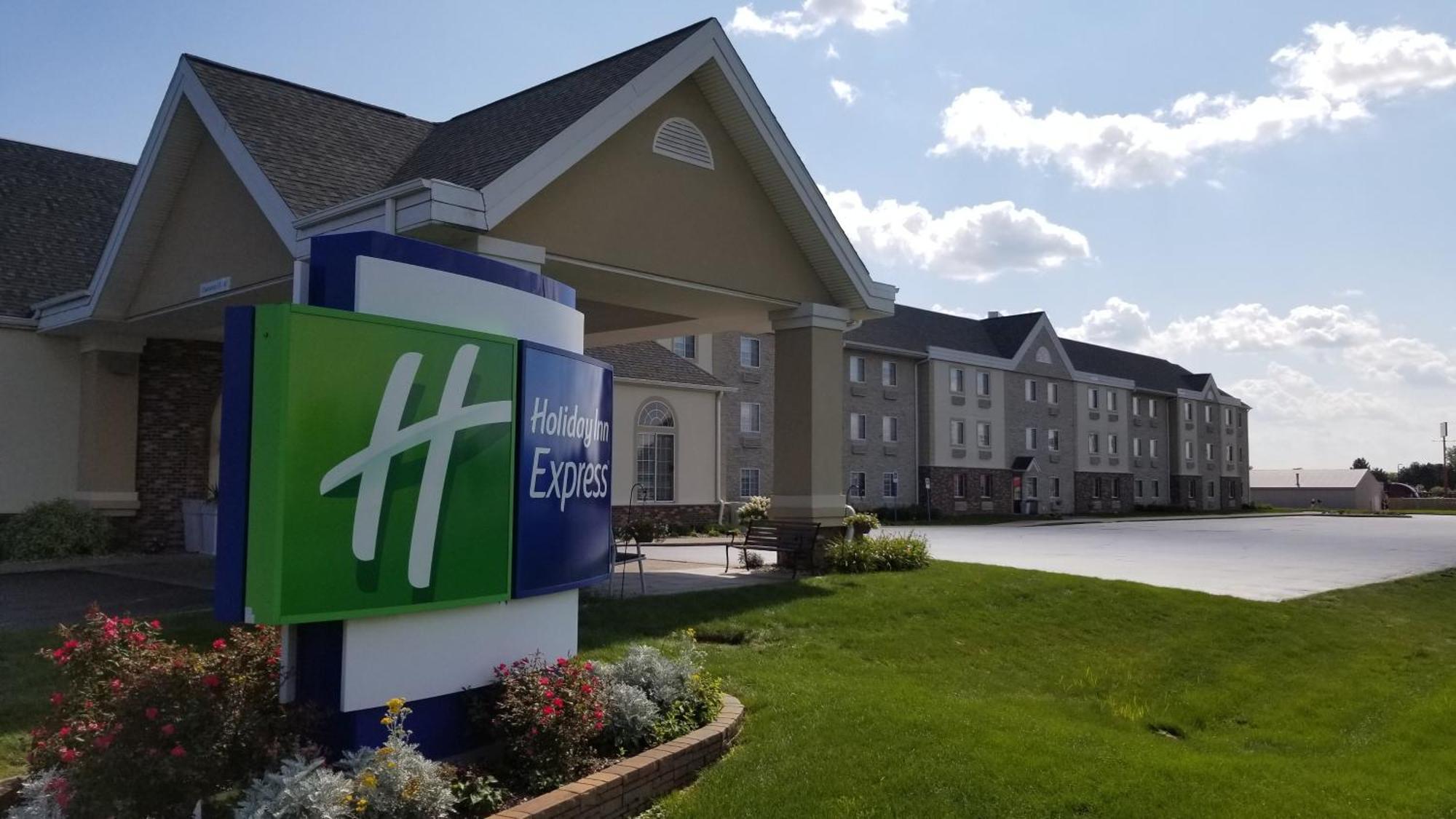 Holiday Inn Express Birch Run-Frankenmuth Area By Ihg Экстерьер фото