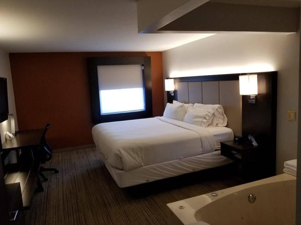 Holiday Inn Express Birch Run-Frankenmuth Area By Ihg Экстерьер фото